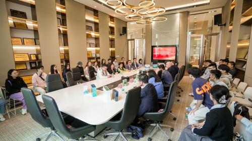 跨邦互换启新篇，共探产学研新蹊径